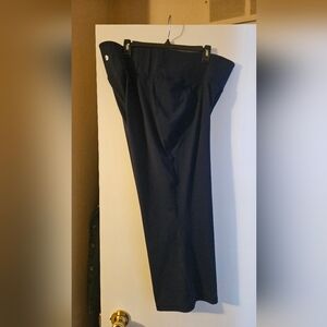 Livi Active Navy Flare Capri Leggings